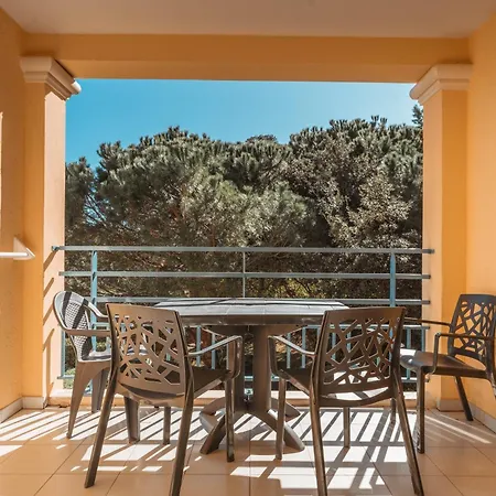 Le De Giens Apartment